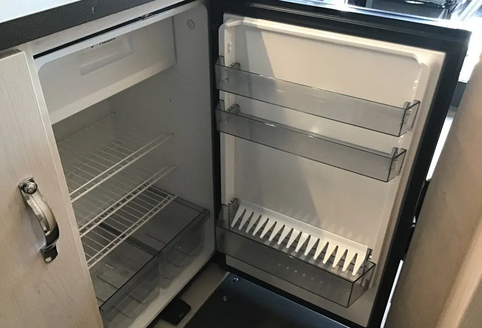AUTO SLEEPERS  ACTIVE FL635 P 