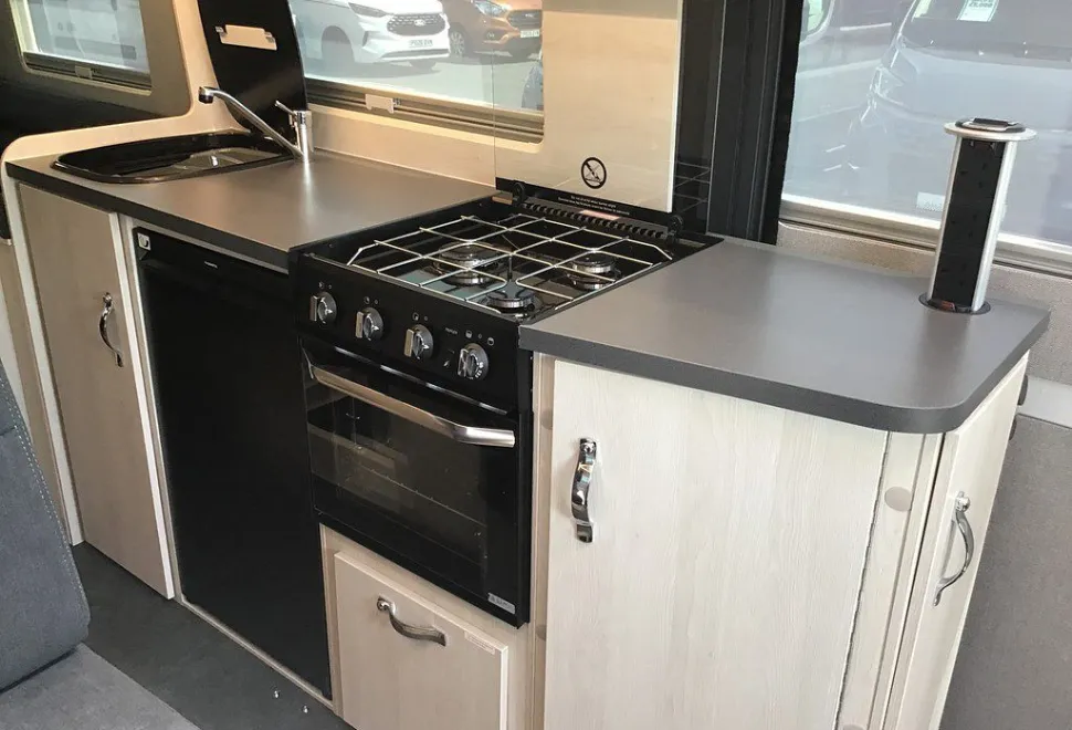 AUTO SLEEPERS  ACTIVE FL635 P 