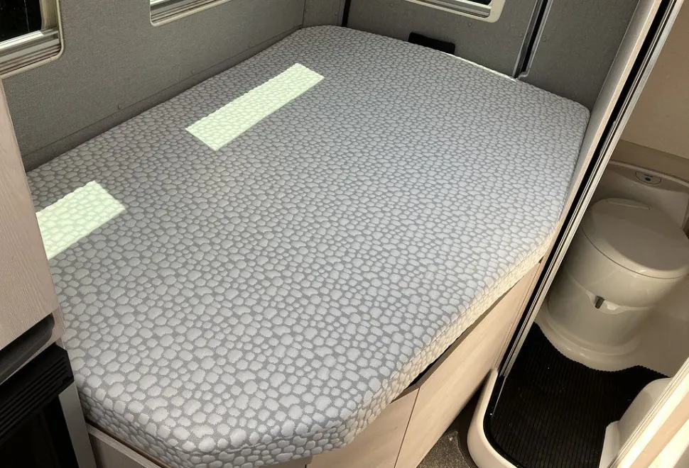 AUTO SLEEPERS  ACTIVE KB635 