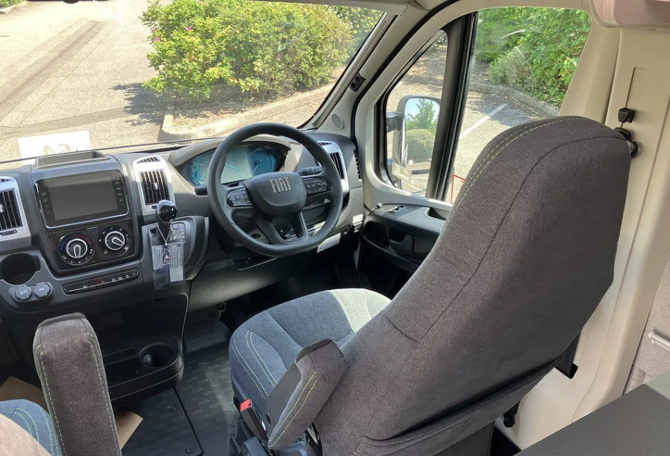 AUTO SLEEPERS  ACTIVE KB635 