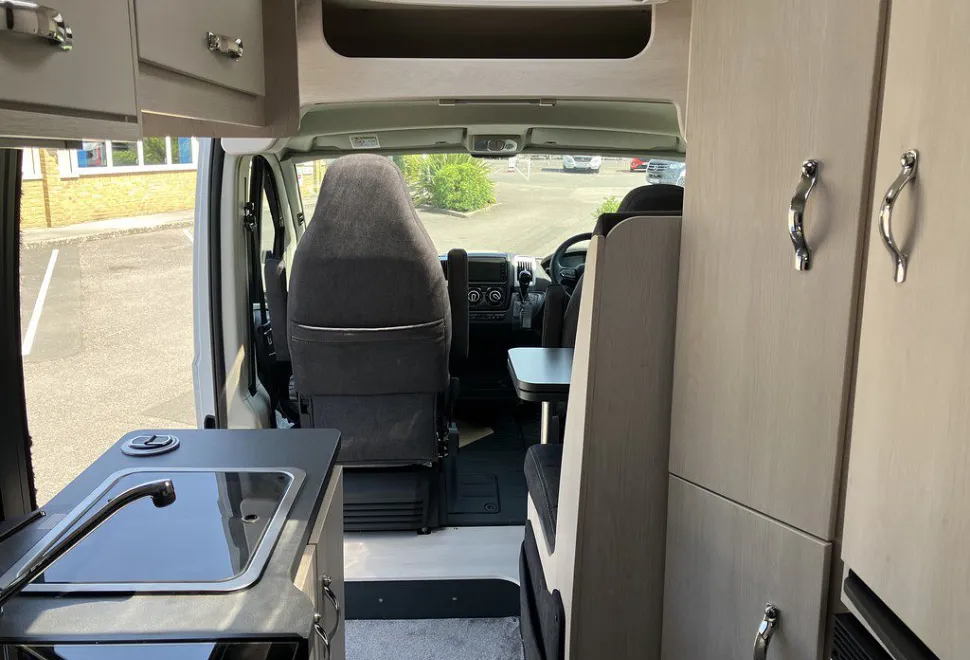 AUTO SLEEPERS  ACTIVE KB635 