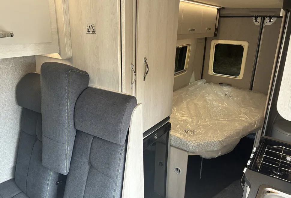AUTO SLEEPERS  ACTIVE KB635 P 