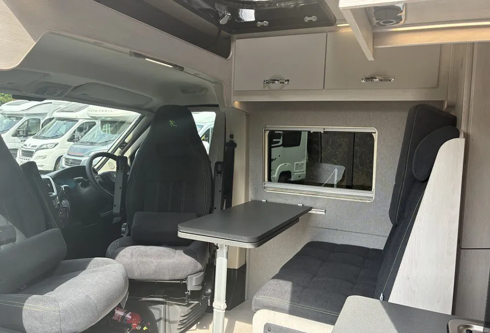 AUTO SLEEPERS  ACTIVE KB635 P 