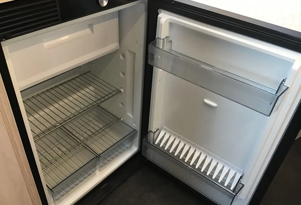 AUTO SLEEPERS  ACTIVE KB635 