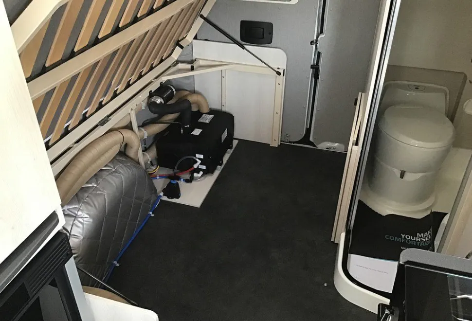 AUTO SLEEPERS  ACTIVE KB635 