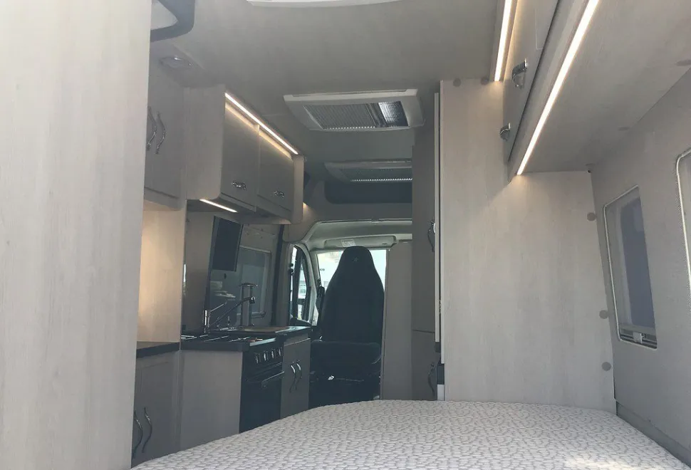 AUTO SLEEPERS  ACTIVE KB635 