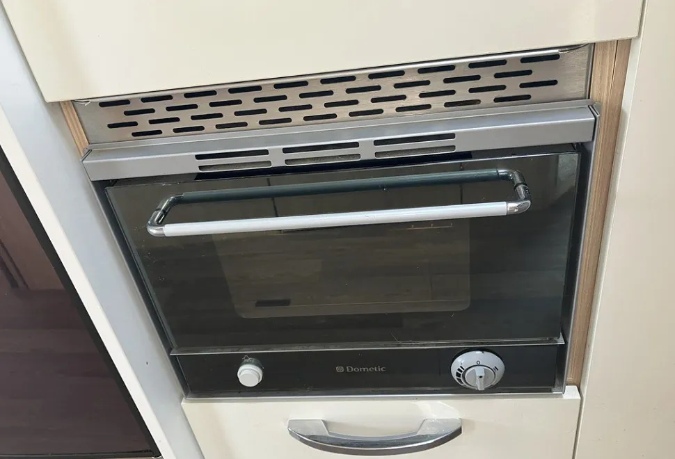BURSTNER  LYSEO T744 2017-08-01