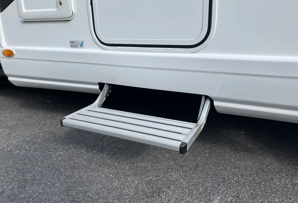 AUTOTRAIL  F-LINE F68 2023-05-18