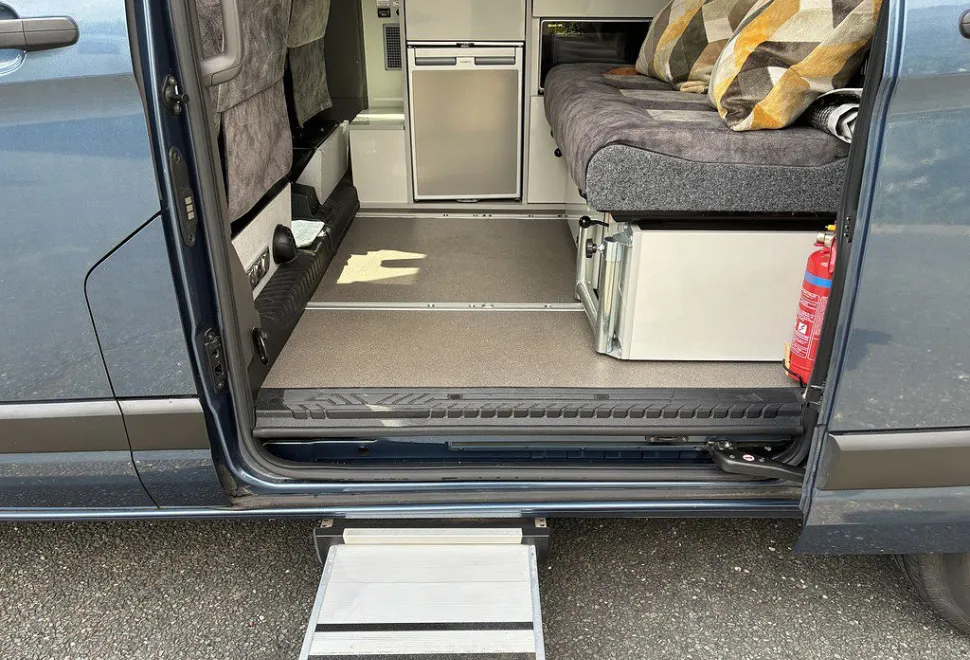 AUTO SLEEPERS  CUSTOM AIR 2022-02-04
