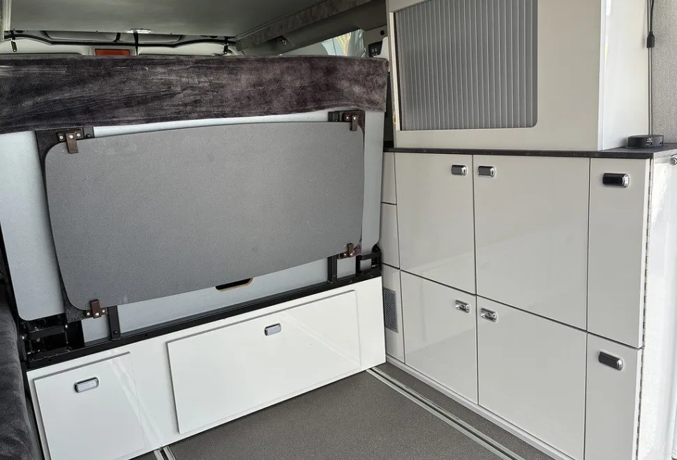 AUTO SLEEPERS  CUSTOM AIR 2022-02-04