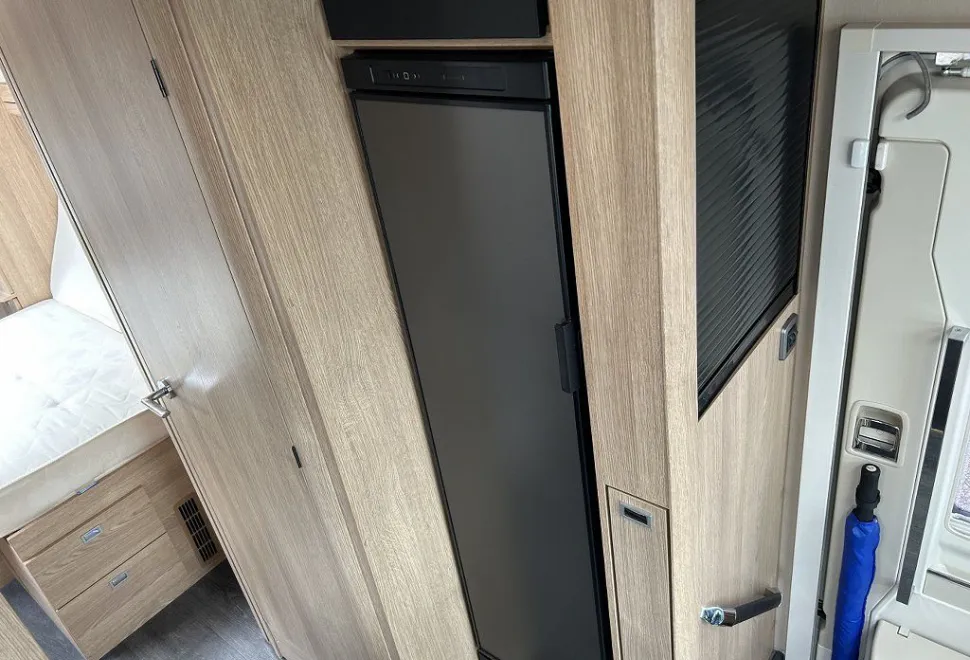 AUTOTRAIL  TRACKER RB 2021-11-18