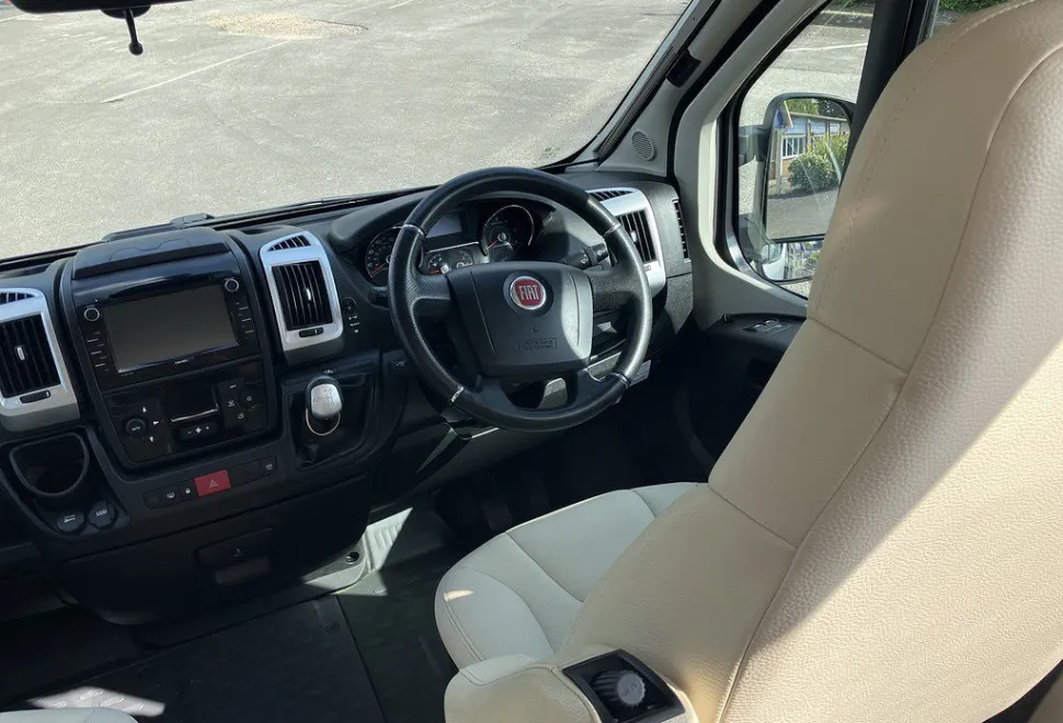BURSTNER  CITY CAR C 600 2017-10-17