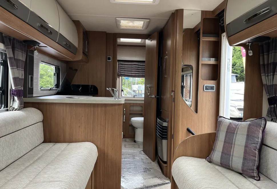 AUTOTRAIL  TRACKER RS 2018-10-24