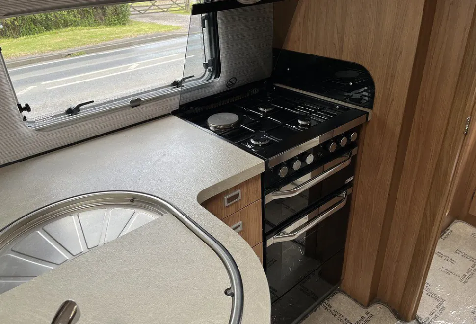 AUTOTRAIL  TRACKER RS 2018-10-24