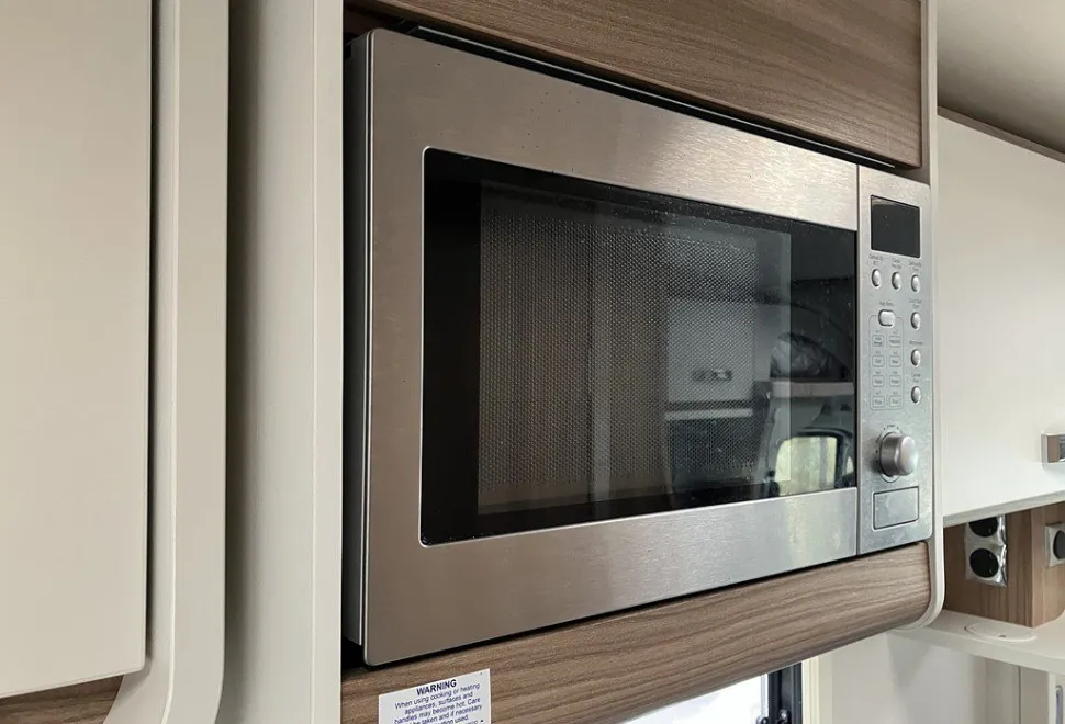 SWIFT  ESCAPE COMPACT 206 2019-08-14