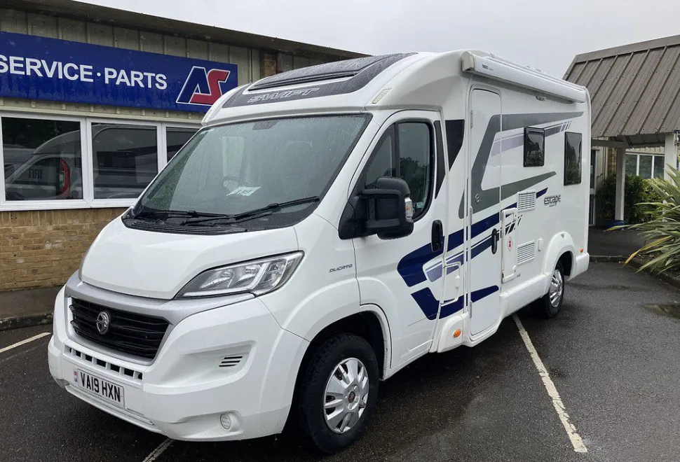 SWIFT  ESCAPE COMPACT 206 2019-08-14