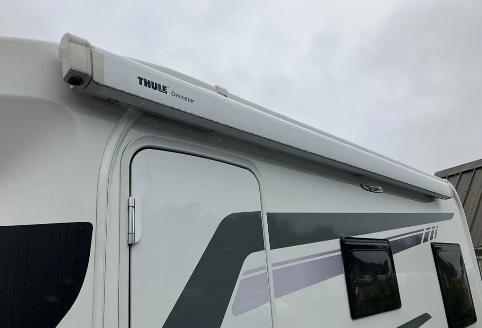 SWIFT  ESCAPE COMPACT 206 2019-08-14