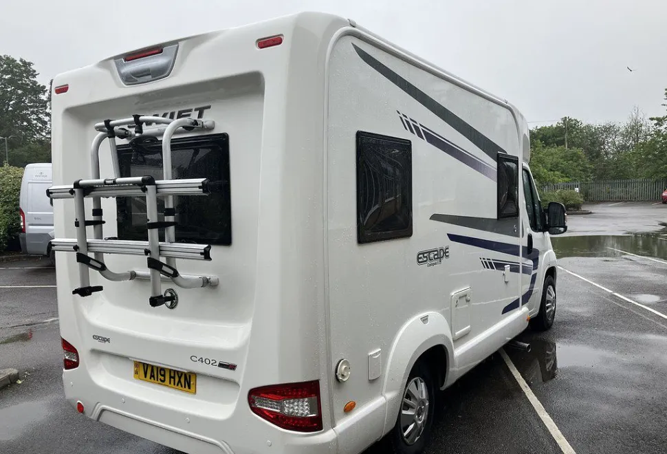 SWIFT  ESCAPE COMPACT 206 2019-08-14