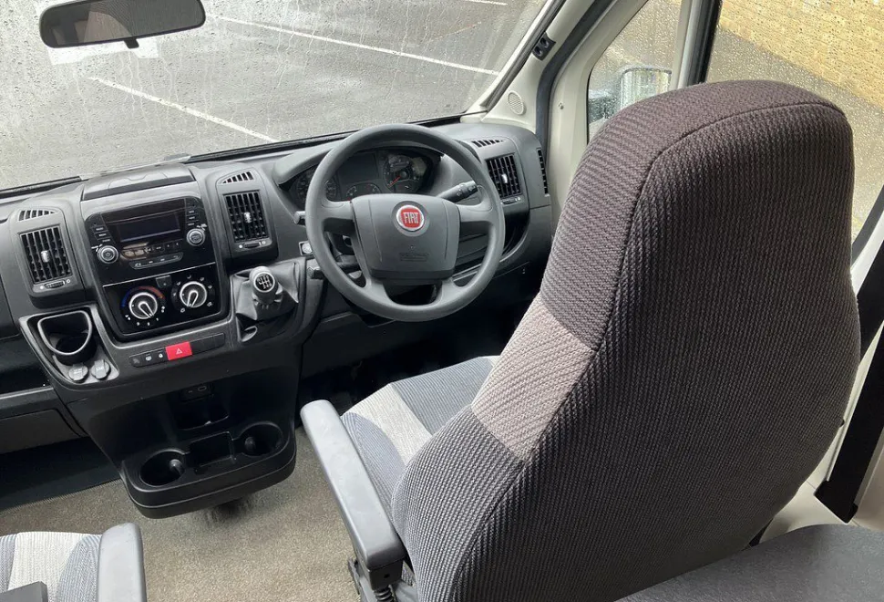SWIFT  ESCAPE COMPACT 206 2019-08-14