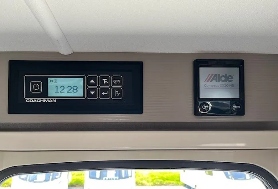 COACHMAN  LASER 665 2021-06-07