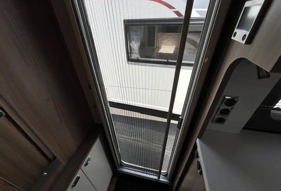 SWIFT  ELEGANCE 530 2016-03-10