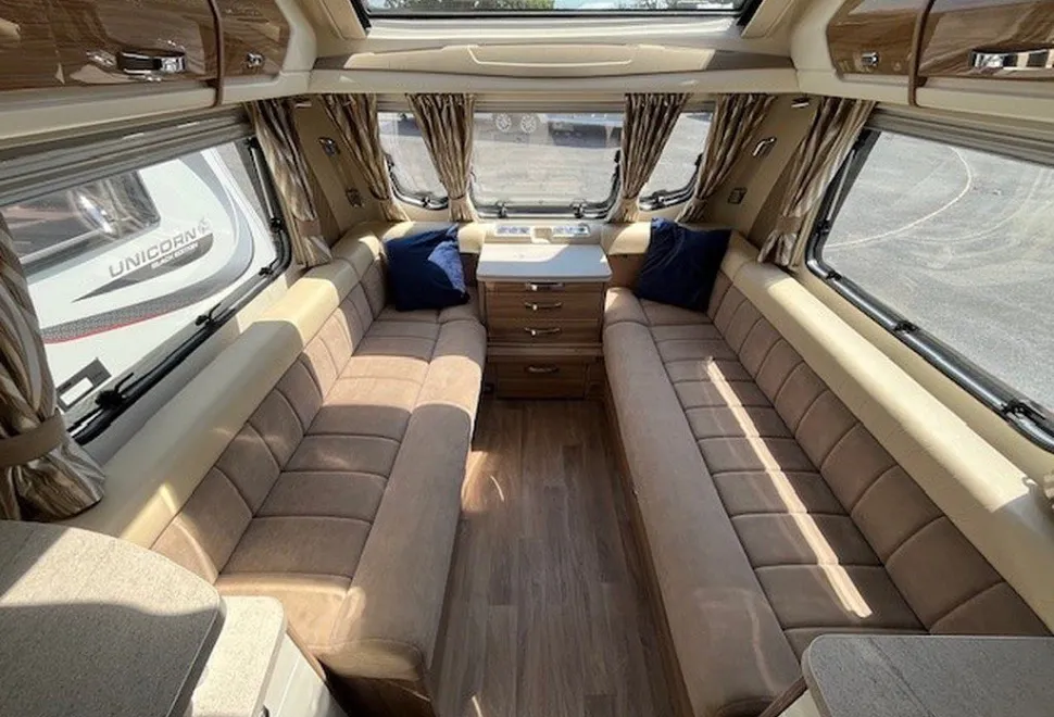SWIFT  ELEGANCE 530 2016-03-10