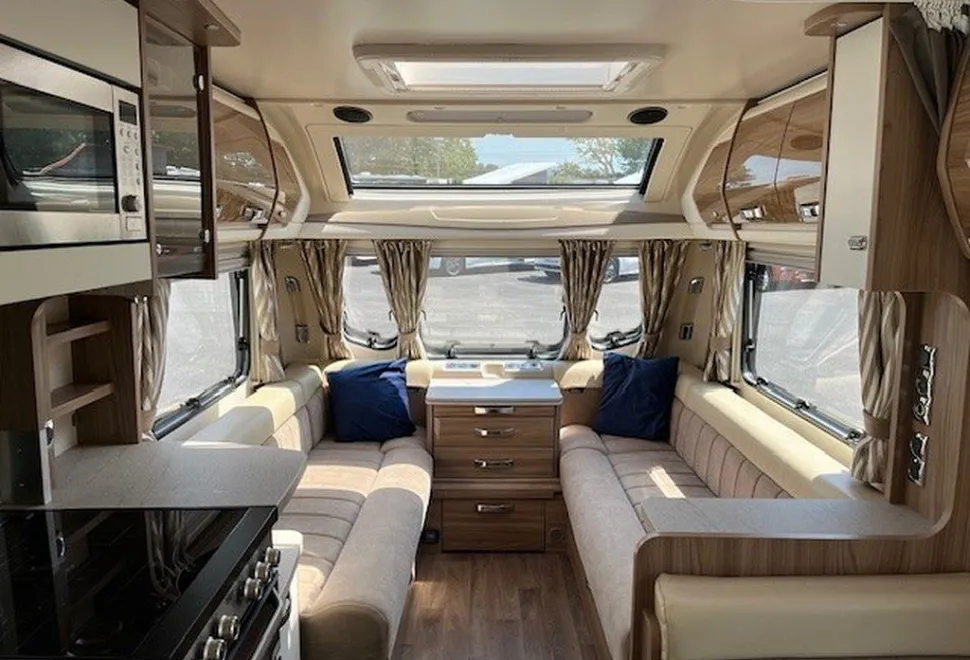 SWIFT  ELEGANCE 530 2016-03-10