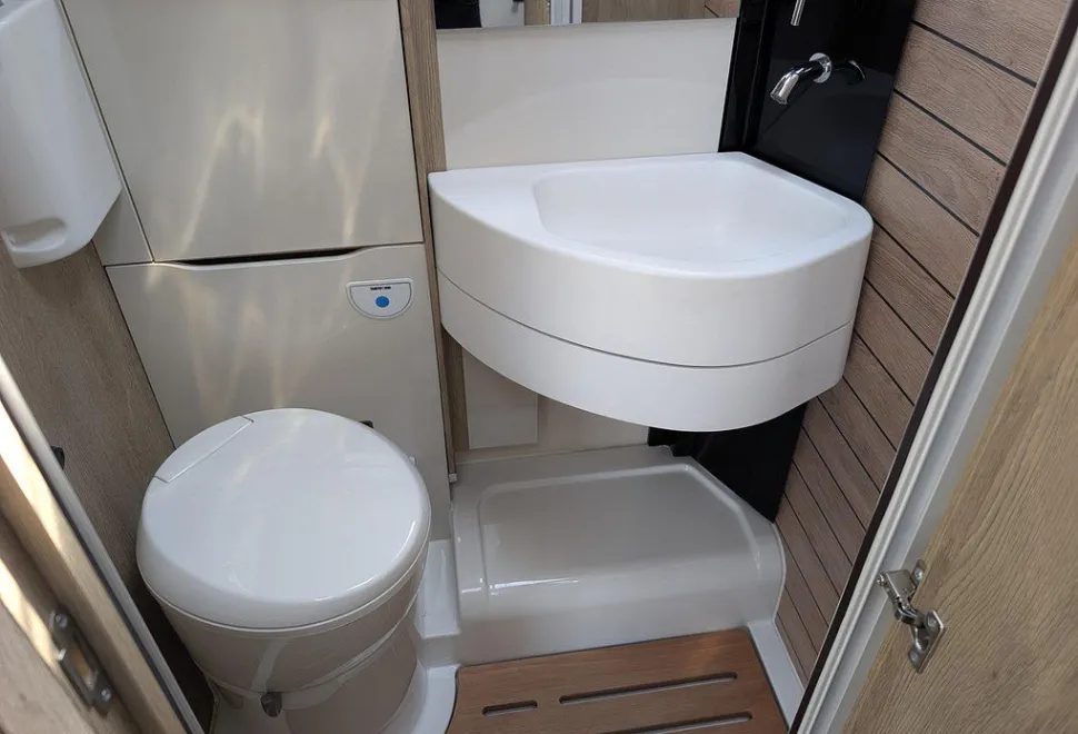 MOBILVETTA  K-YACHT T-LINE 80 2025-03-18