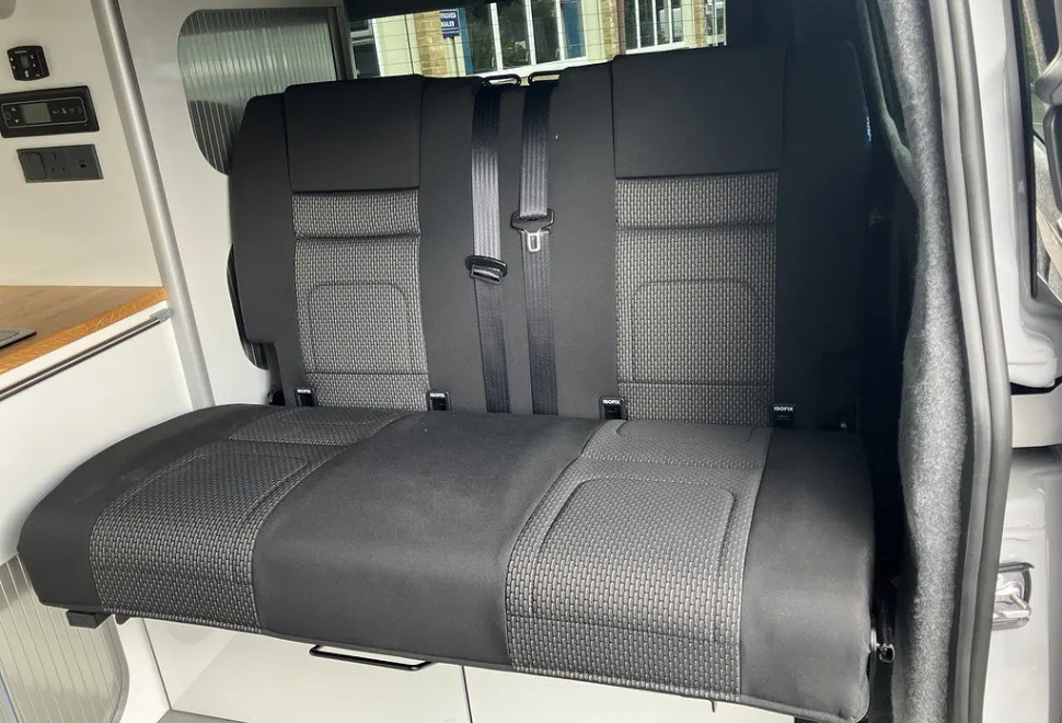 VOLKSWAGEN  T7 REBELLION 2025-06-09