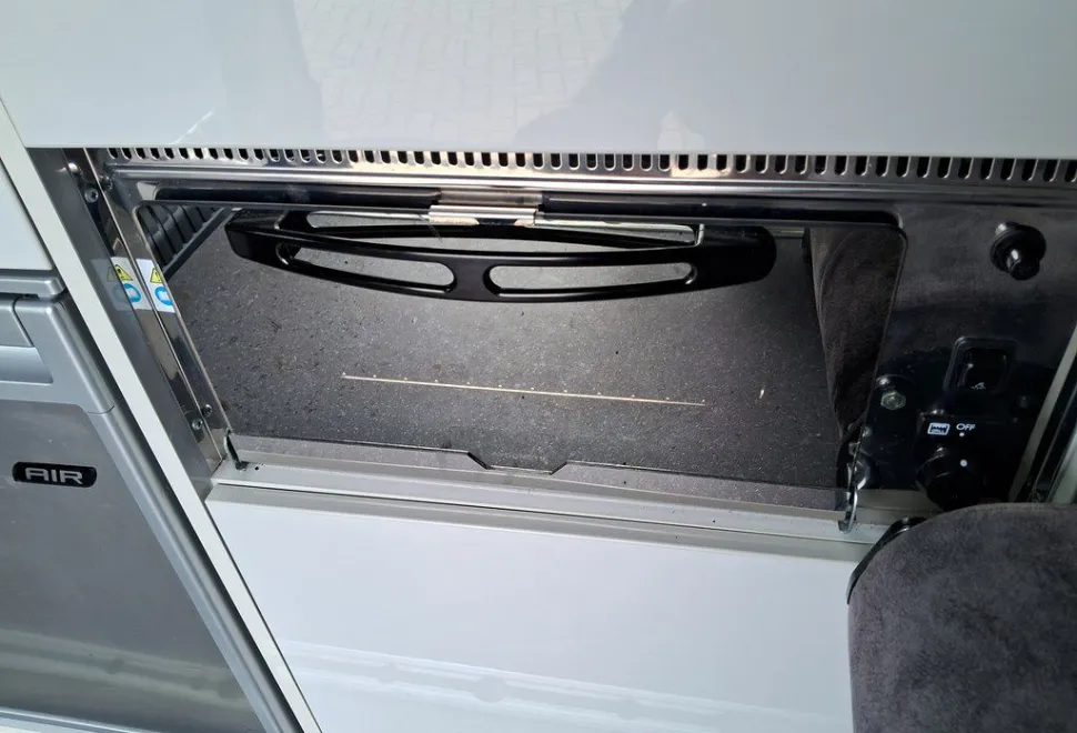 AUTO SLEEPERS  CUSTOM AIR 2023-05-24