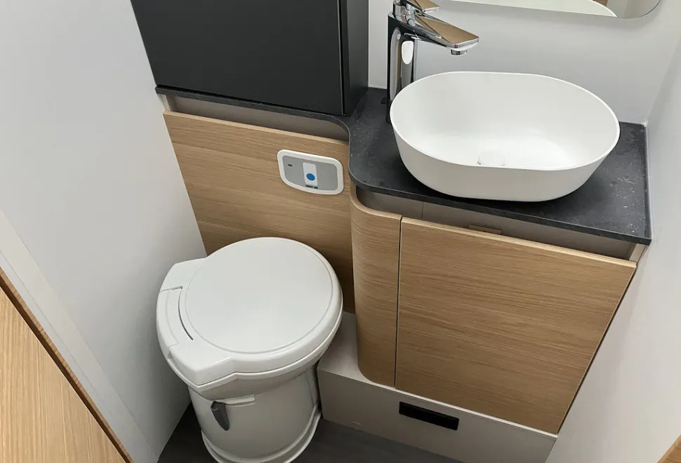 ADRIA  MATRIX 60Y 670 SL 