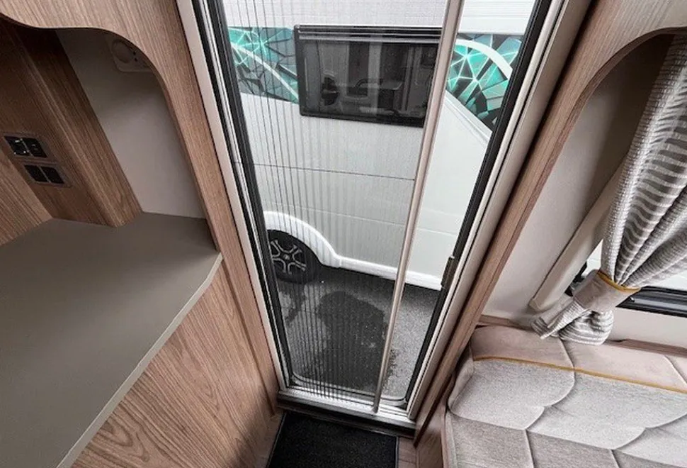 COACHMAN  VIP 575 2018-06-16