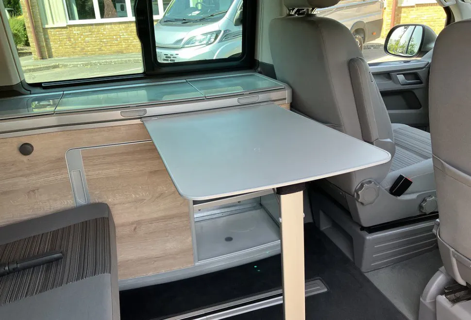 VOLKSWAGEN  CALIFORNIA COAST 2020-03-24