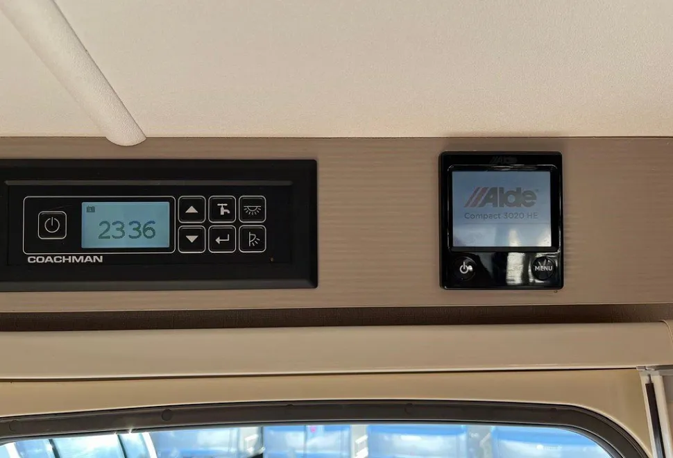 COACHMAN  VIP 460 