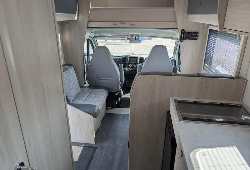 AUTOTRAIL  EXPEDITION C71 2024-08-15