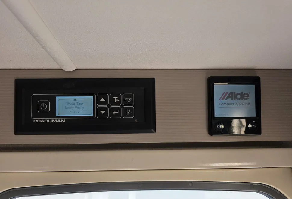 COACHMAN  LASER XCEL 875 2021-04-24
