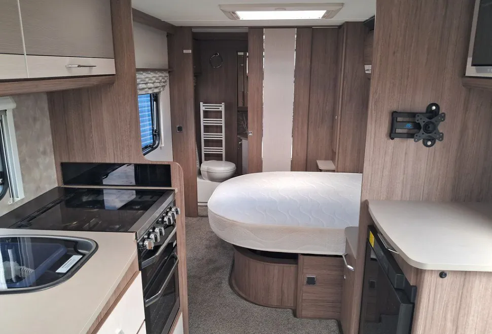 COACHMAN  VIP 575 