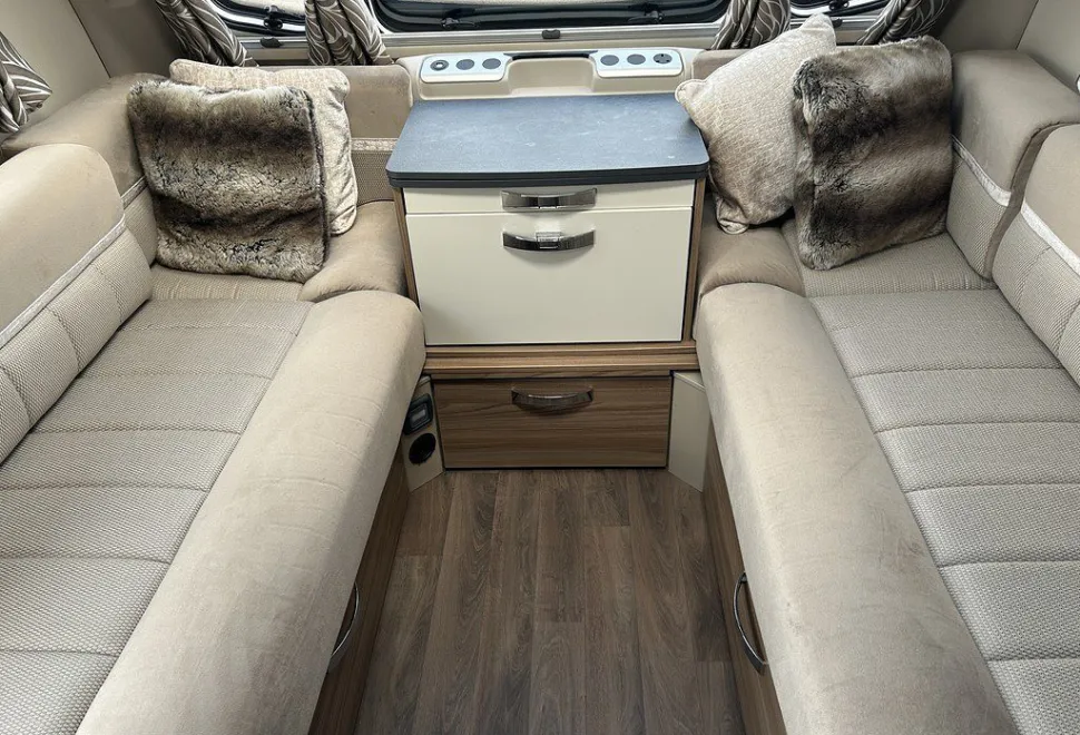SWIFT  KIMBERLEY S-LINE 560 