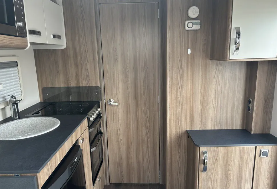 SWIFT  KIMBERLEY S-LINE 560 