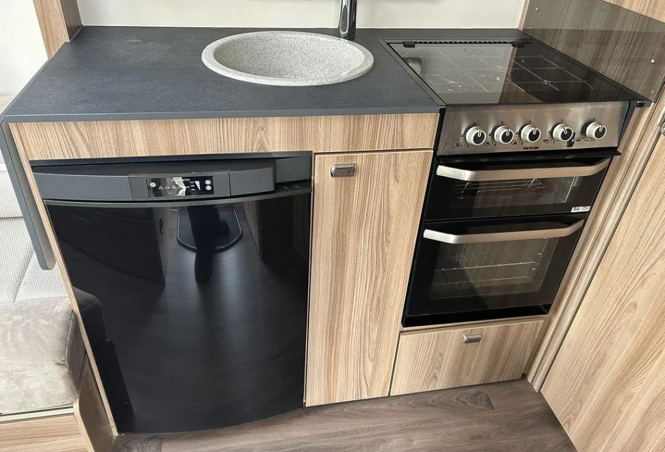 SWIFT  KIMBERLEY S-LINE 560 