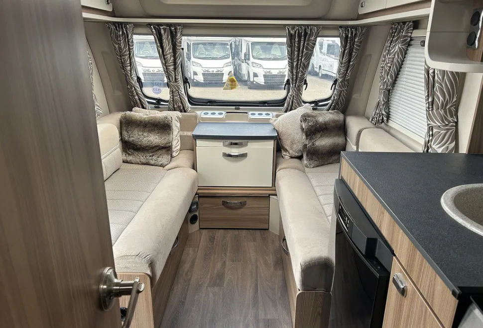 SWIFT  KIMBERLEY S-LINE 560 