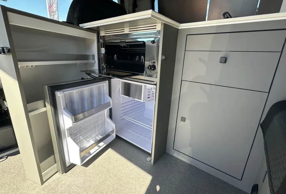 Hillside Leisure Campervans  VW T7 Birchover All-Motion 