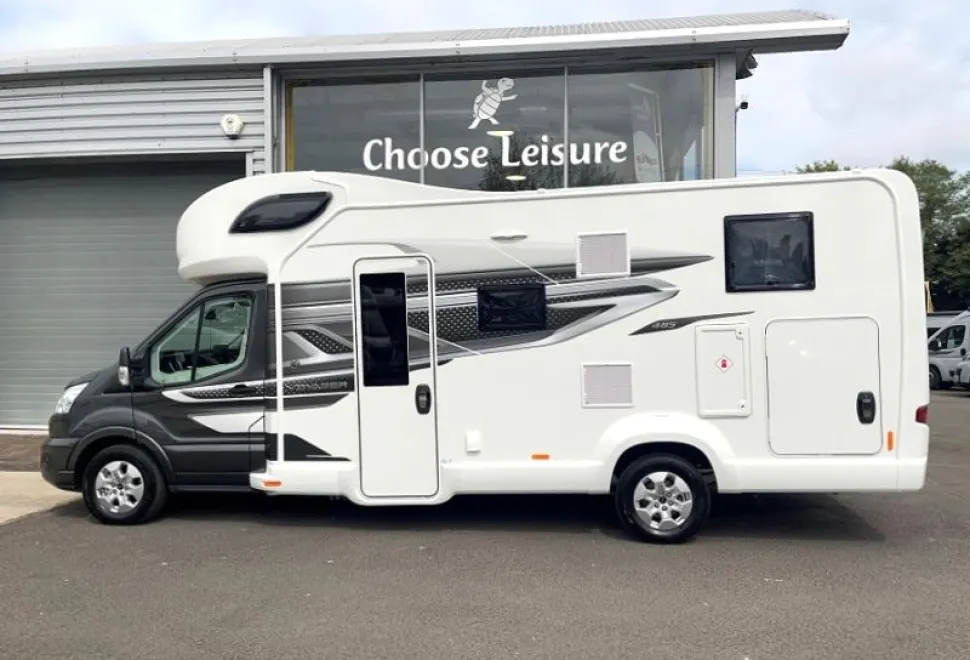 Swift  Voyager 485 2026