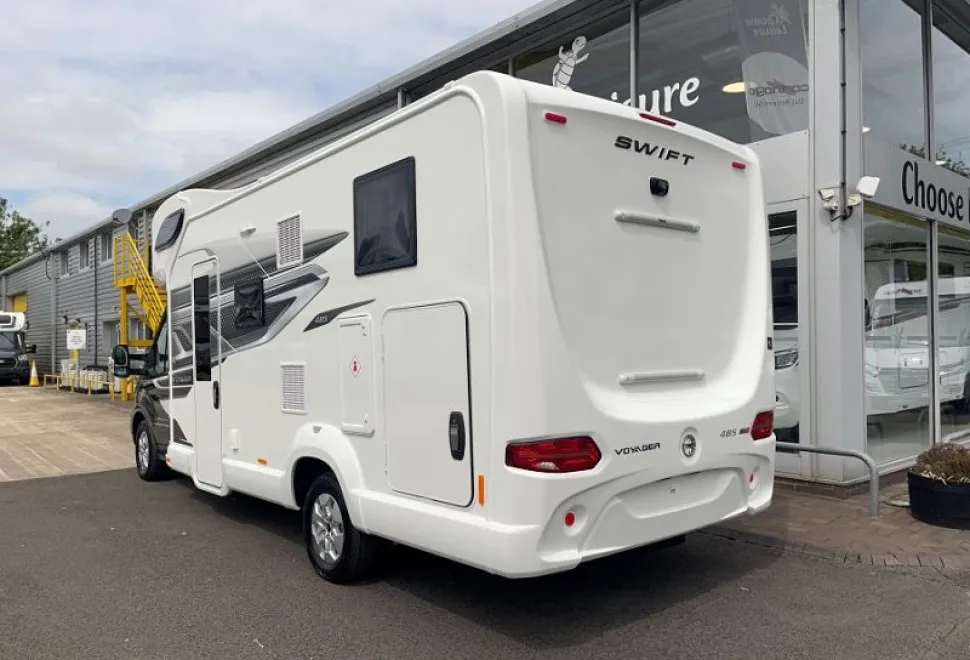 Swift  Voyager 485 2026