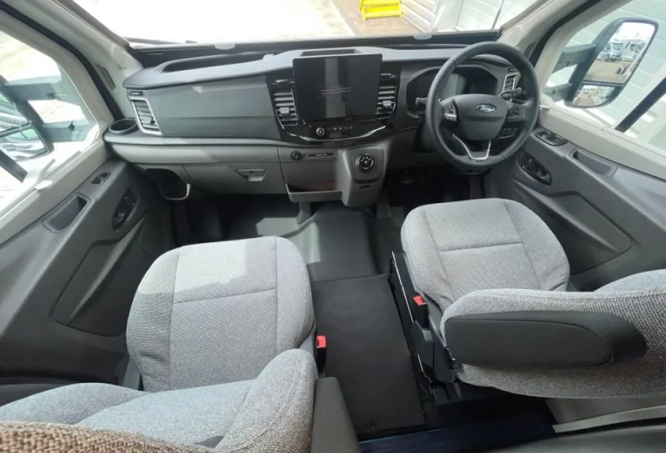 Swift  Voyager 485 2026