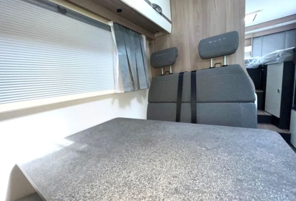 Swift  Voyager 485 2026
