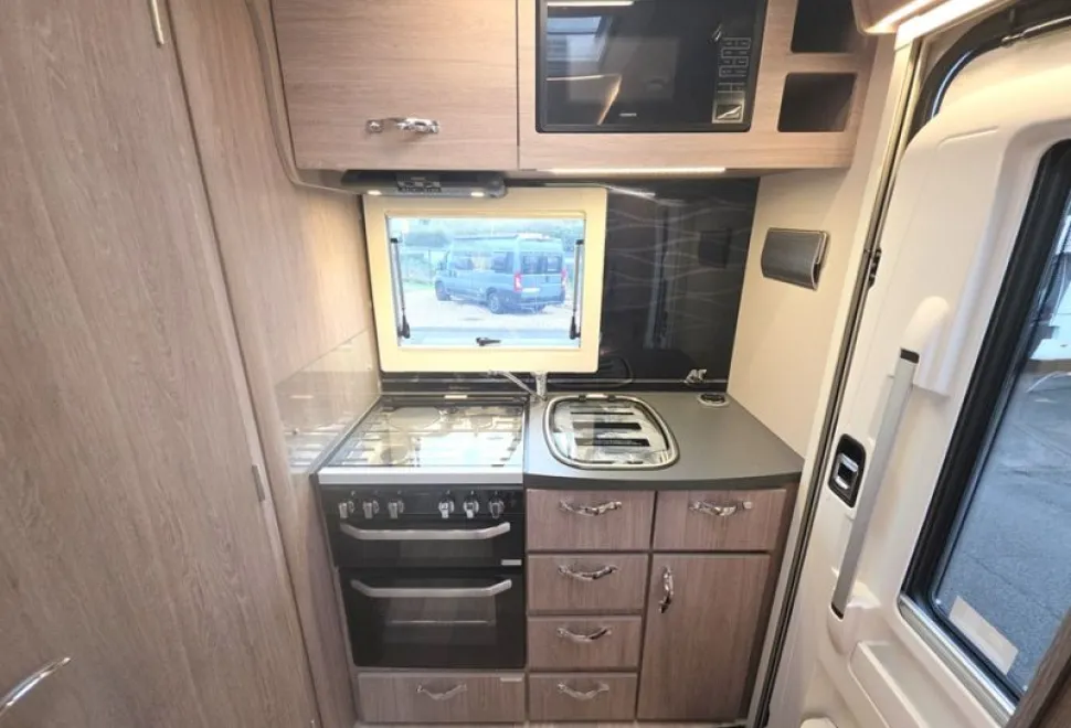Auto-Sleepers  Broadway EK TB LP 2026