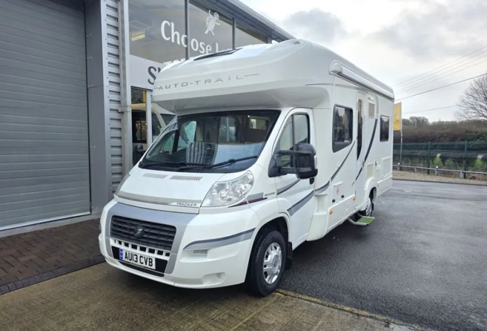 Auto-Trail  Tracker FB 2013