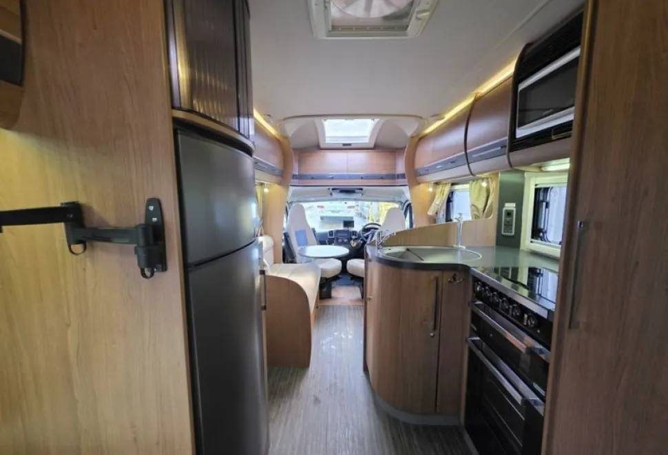 Auto-Trail  Tracker FB 2013