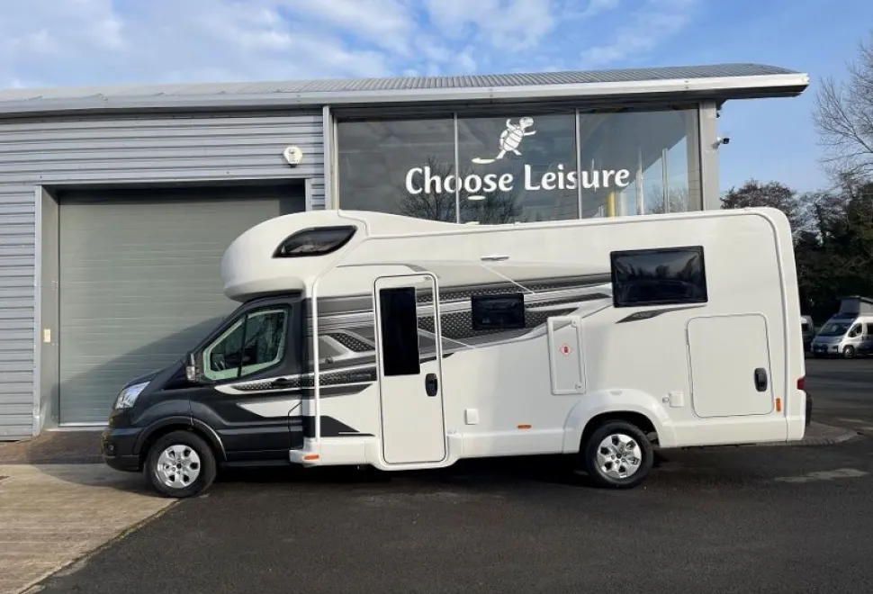Swift  Voyager 494 
